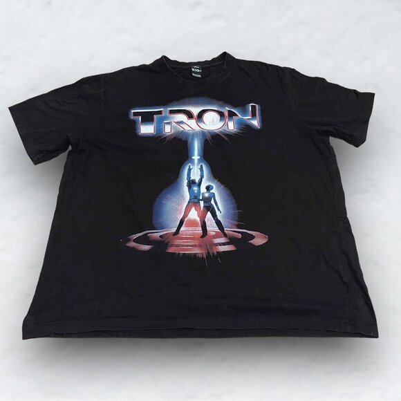 TRON Disney Movie Retro 1982 Poster Graphic Shirt | RARE ! - Picture 1 of 5